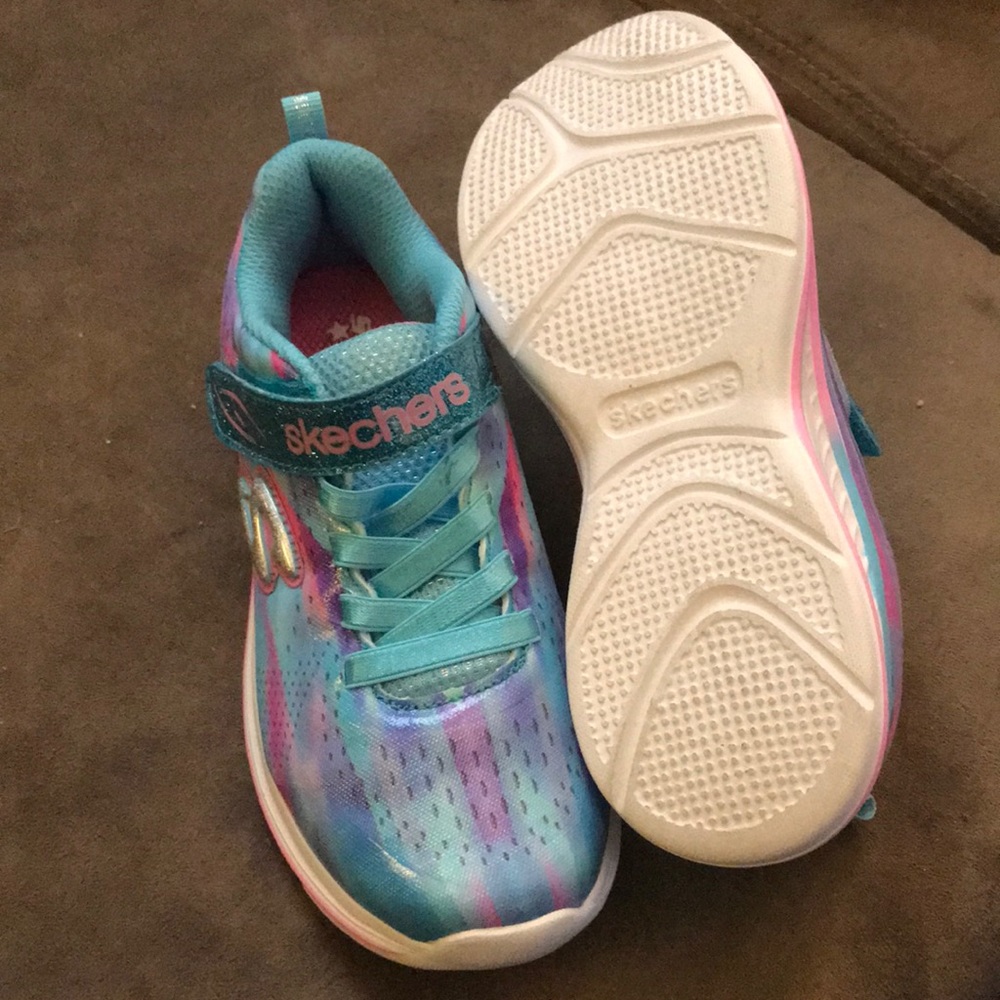 Skechers tennis shoes